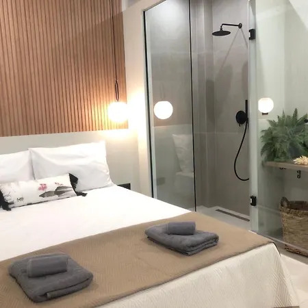 Street K 14 * カヴァラ