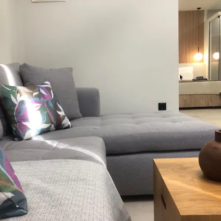 Street K 14 カヴァラ